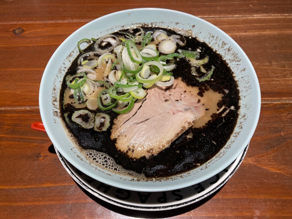 石垣島『はなれラーメン居酒屋 鎌倉』ラー油メン