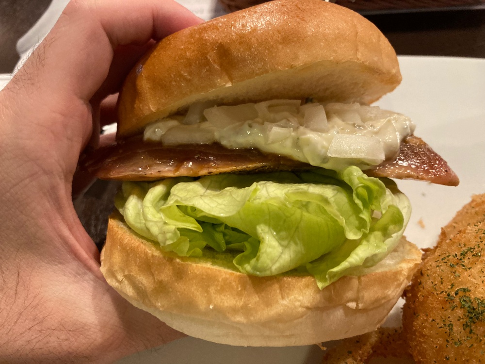 ダグズ・バーガー石垣島店 ツナステーキバーガー