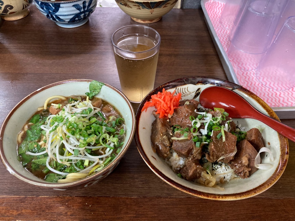 キミ食堂の牛めしそばセット