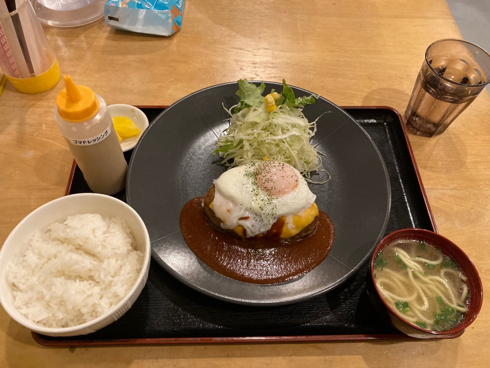 ひまわり食堂 石垣島 デラックスハンバーグ