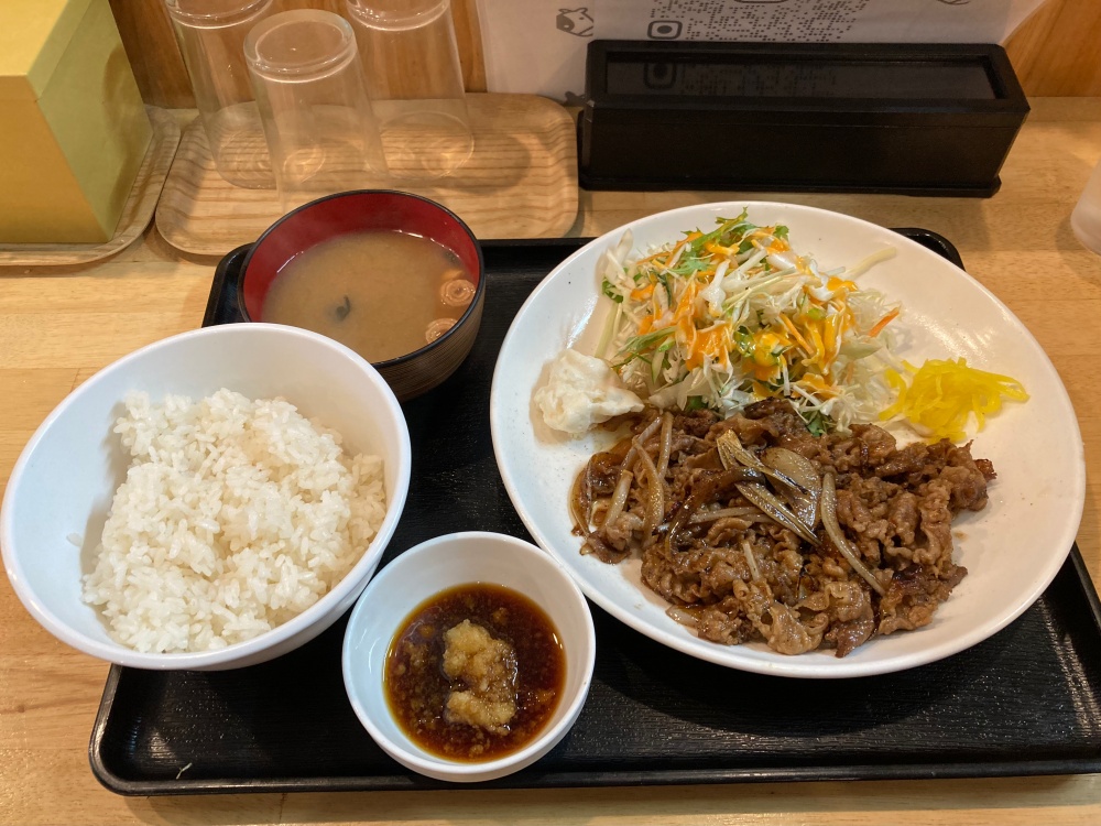 食堂もぶの牛カルビ焼肉定食