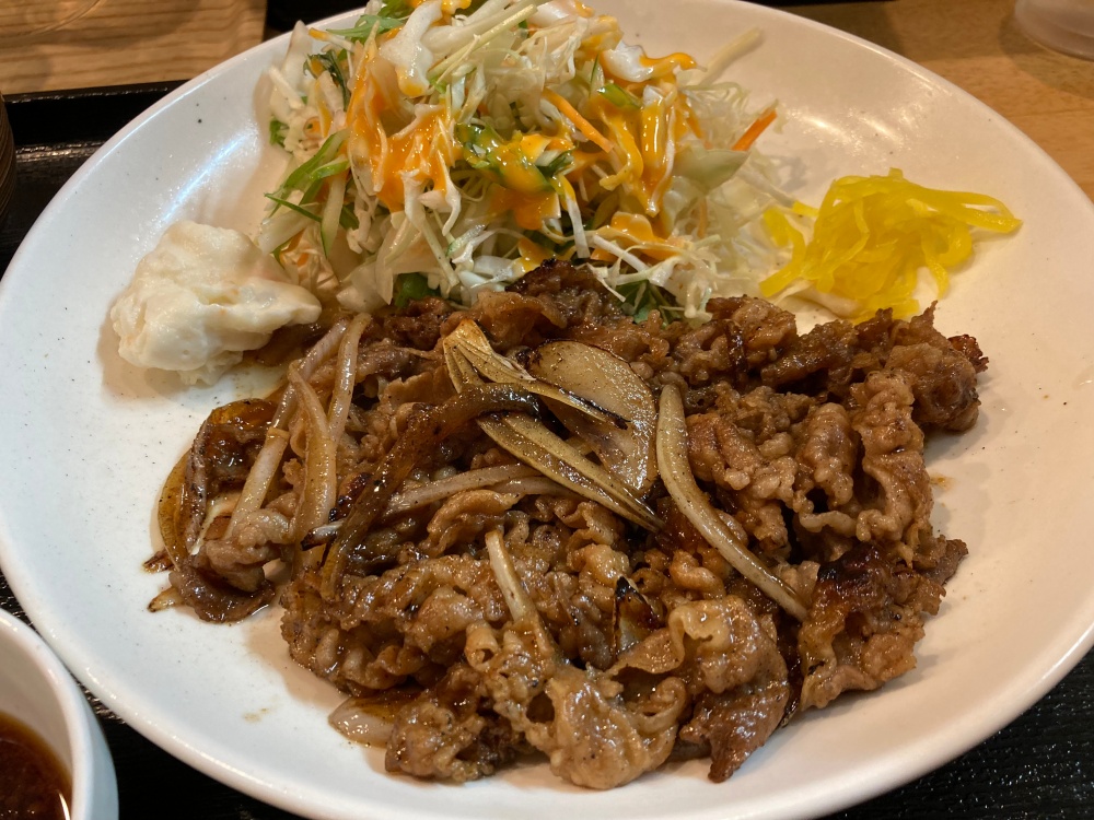 食堂もぶの牛カルビ焼肉定食
