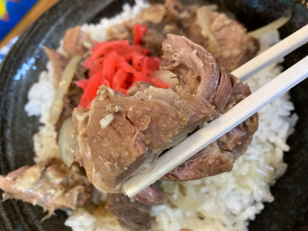 石垣島 珈琲亭 肉にく丼
