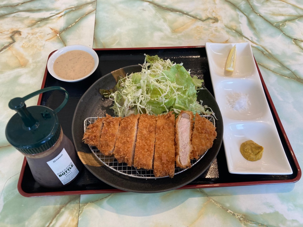 もっちゃん食堂 石垣島 特選ロースカツ定食