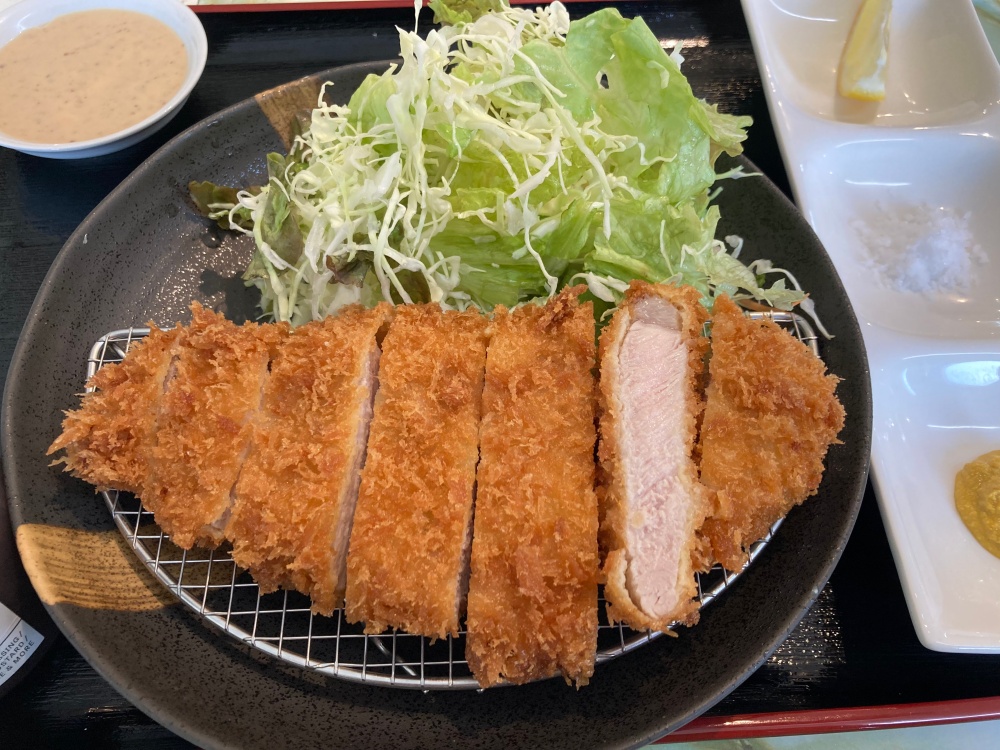 もっちゃん食堂 石垣島 特選ロースカツ定食