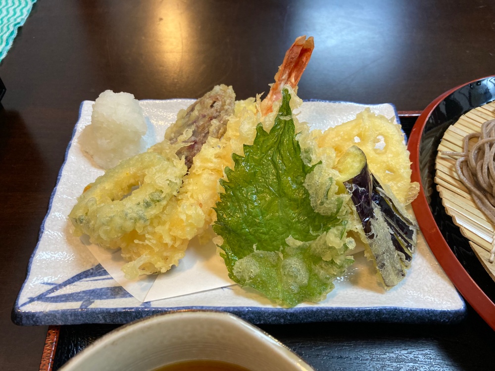 日本最南端のそば屋「ひらのや」の天ざるそば