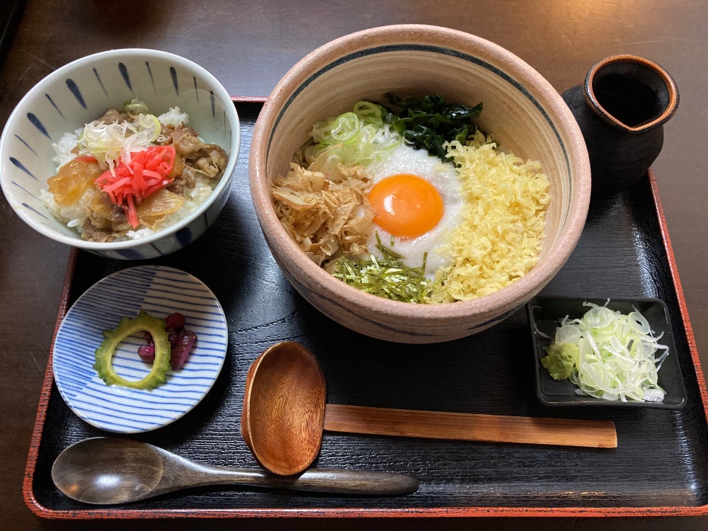 日本最南端のそば屋「ひらのや」の月見とろろそば
