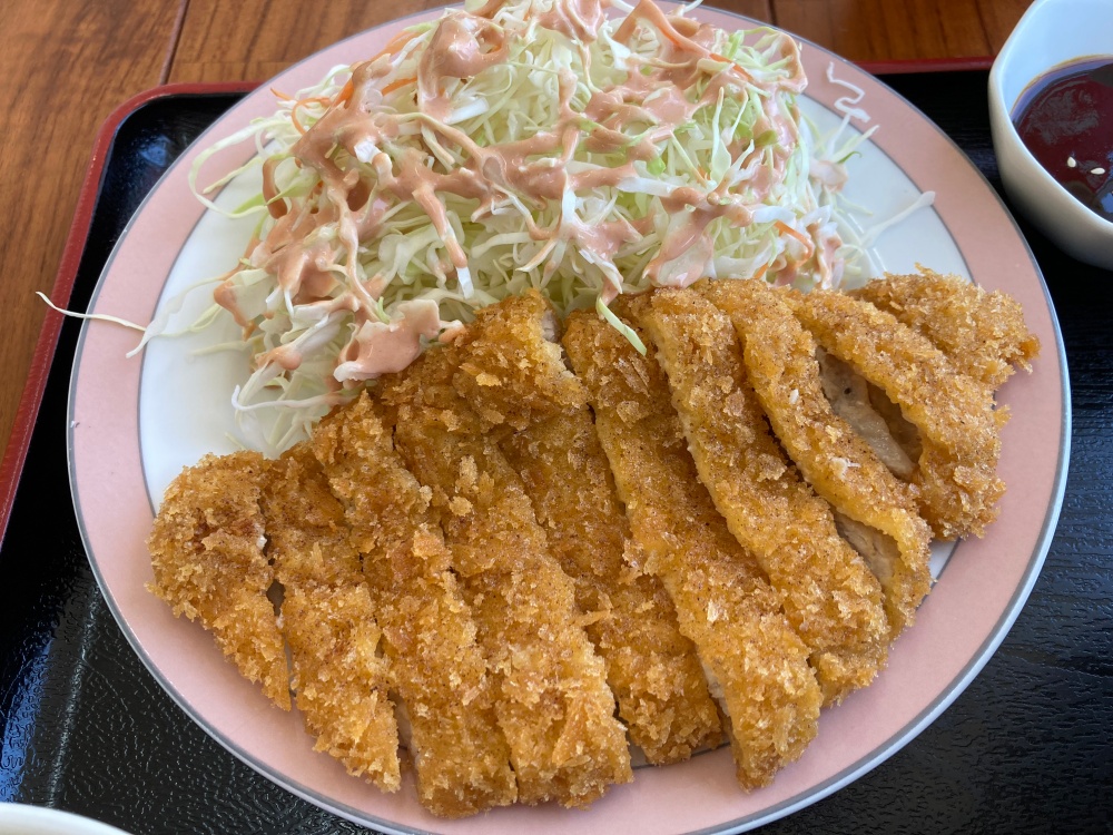 かぶさ食堂の黄金（くがに）そばととんかつのセット