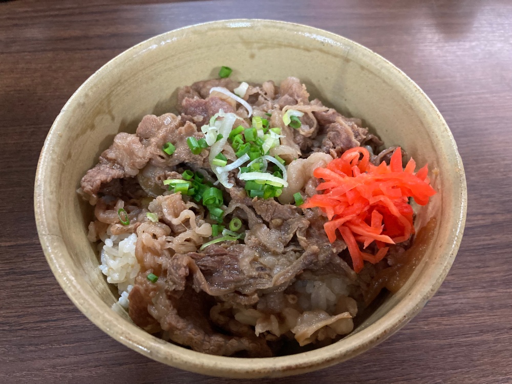 石垣島『キミ食堂』の牛丼とそばセット