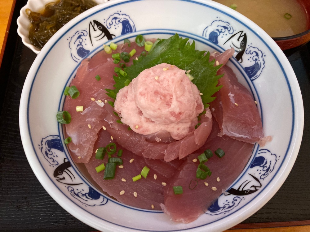 石垣生まぐろと銀しゃり食堂つーなーの生まぐろ丼