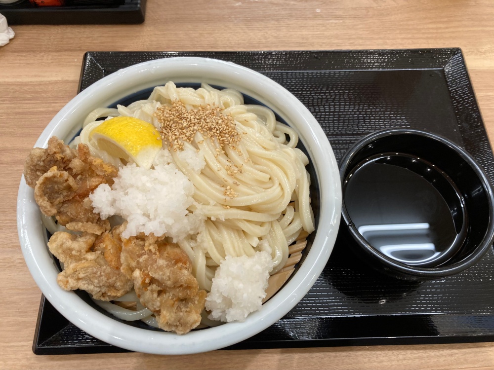 丸亀製麺石垣島店のやんばる鶏の唐揚げざるうどん