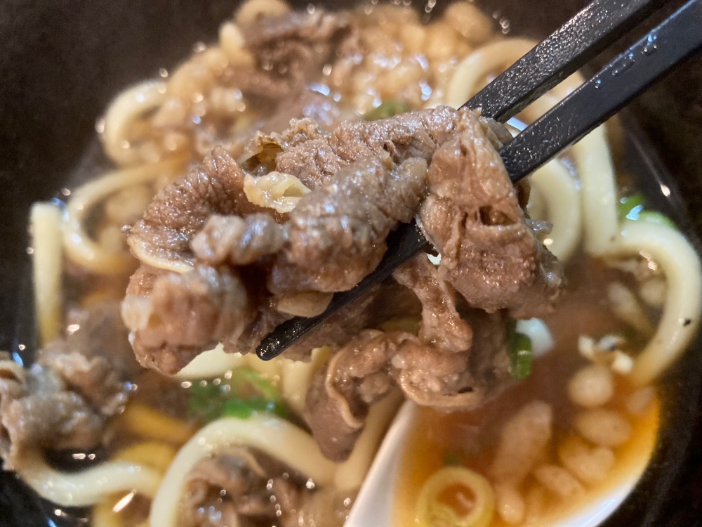 食堂もぶの肉うどん