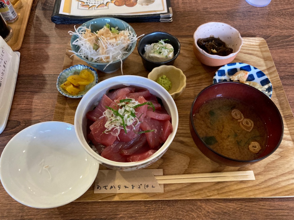あさからひるごはんのまぐろ丼定食