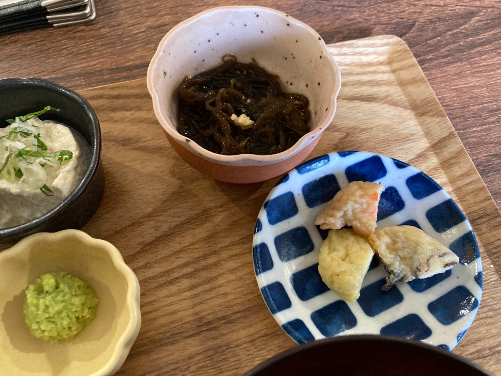 あさからひるごはんのまぐろ丼定食