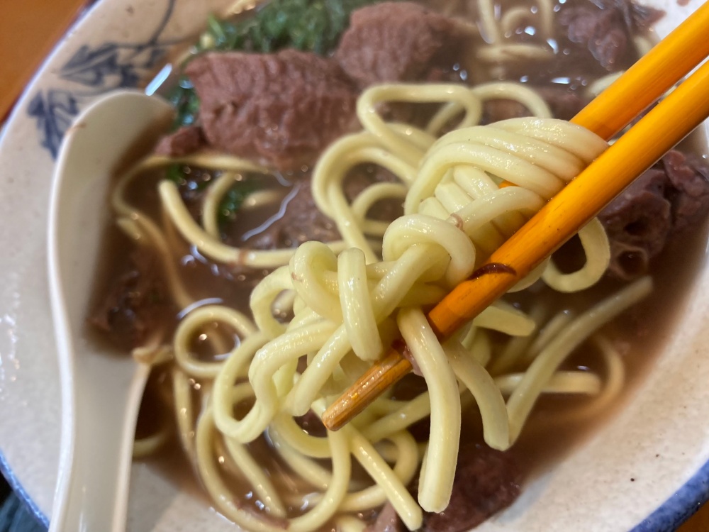 お食事家・まちきゃーの牛そばのセット