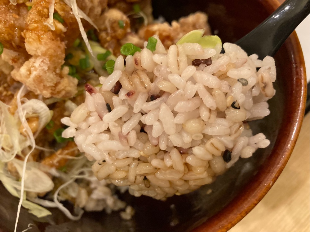 大戸屋 石垣島店の甘からだれの鶏竜田丼と麺のセット