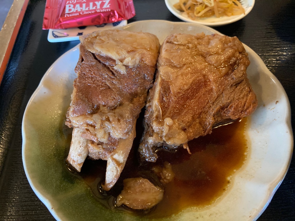 ヤスとカマーの店のソーキそば
