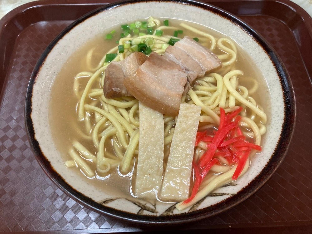 石垣島の食堂『はるちゃん』の八重山そば