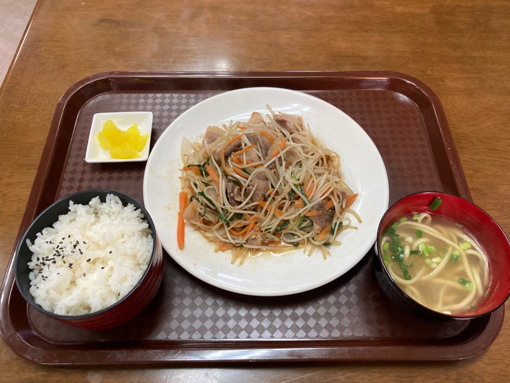 石垣島の食堂『はるちゃん』のイノシシチャンプル定食