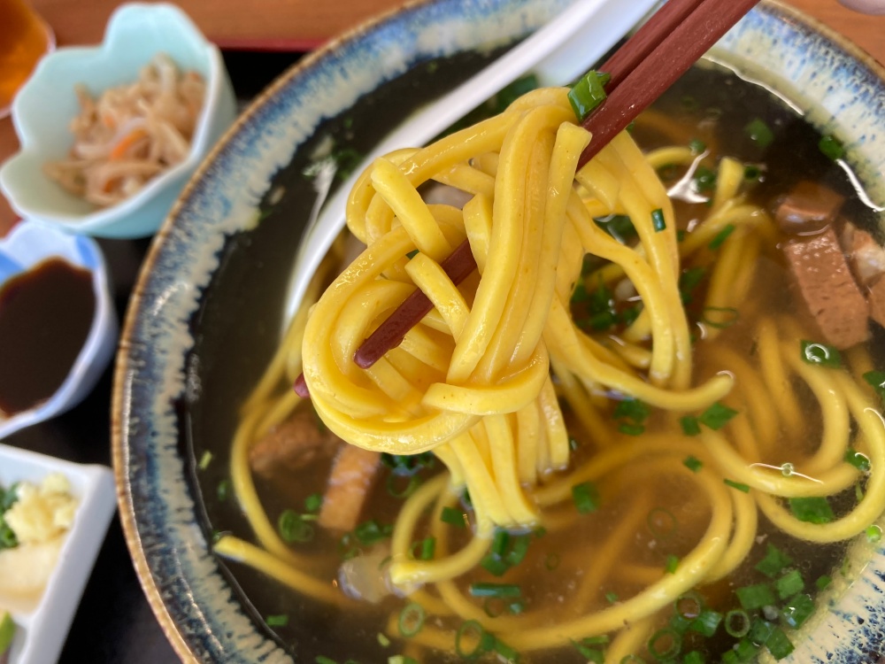 石垣島の食堂『かぶさ食堂』のそば
