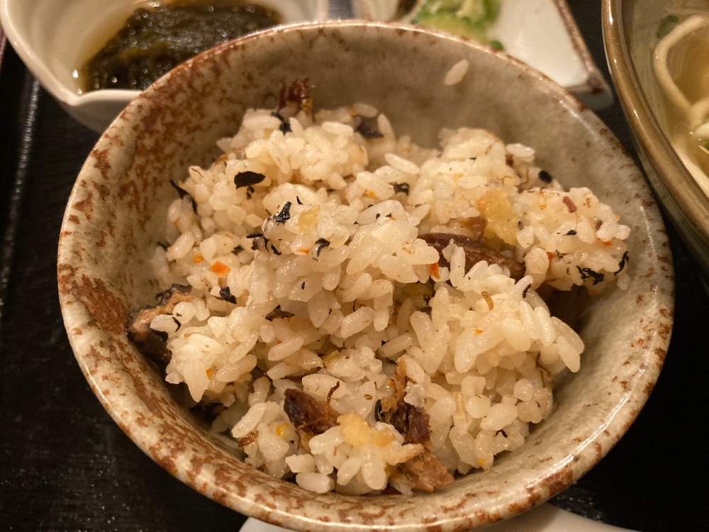 石垣島の『そば処 まーさん道』の八重山そばセット