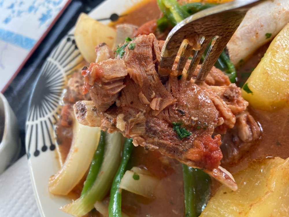 石垣島の沖縄＆南米料理屋『もろみや』のコスティージャ