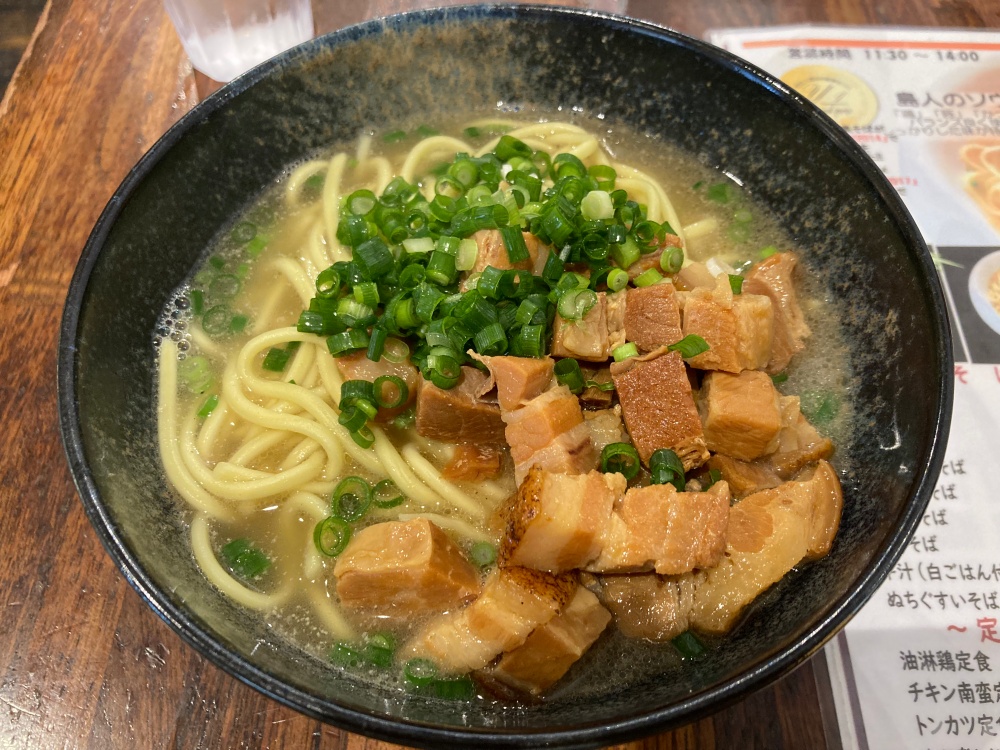 石垣島の名店『平良商店』の八重山そば