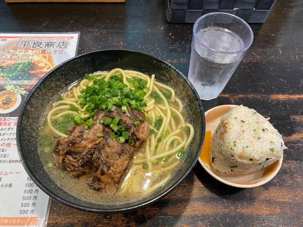 石垣島の名店『平良商店』のそーきそば