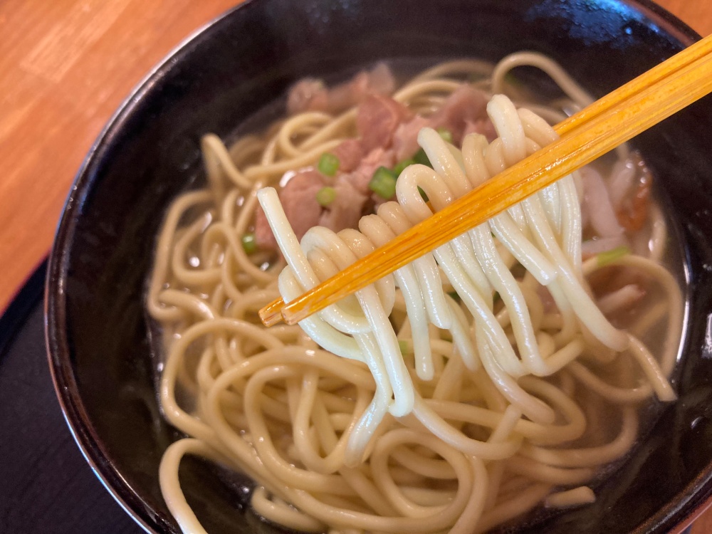まつむとぅ家の八重山そば