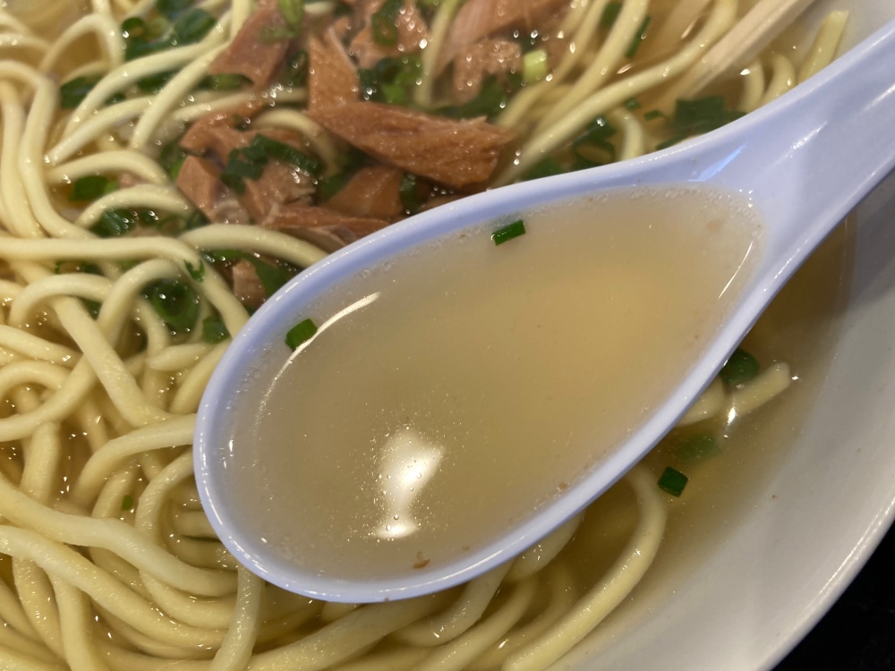 石垣島の食堂『オアシス』の八重山そば