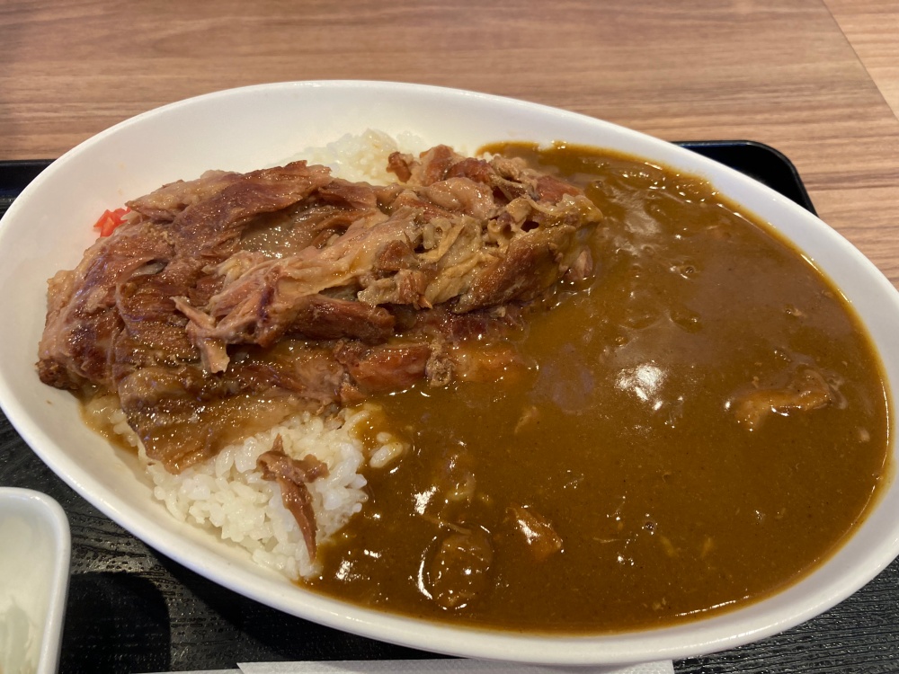 石垣島の食堂『オアシス』のソーキカレー