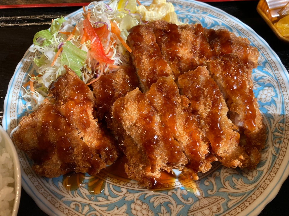 石垣島の『食事処 南の島』のとんかつ定食