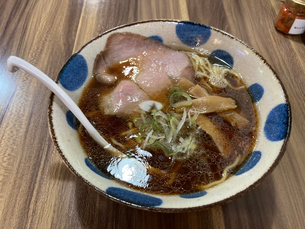 石垣島『旭川ラーメン とっかり』のあっさりしょうゆラーメン