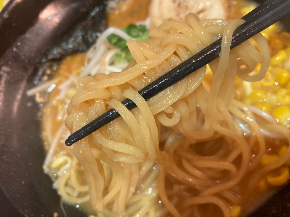 石垣島『石垣島 麺や とり次郎』の味噌バターラーメン