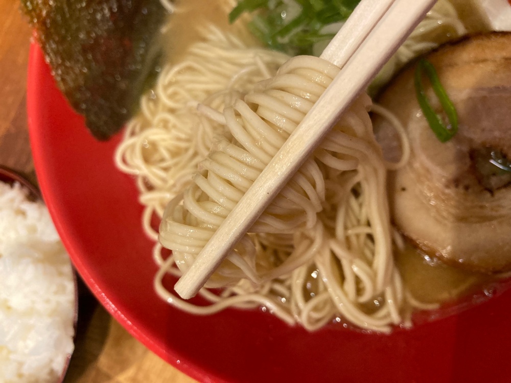 石垣島『やぁさん食堂』の鶏豚骨醤油ラーメンスタンダード