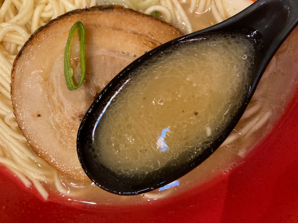 石垣島『やぁさん食堂』の鶏豚骨醤油ラーメンスタンダード