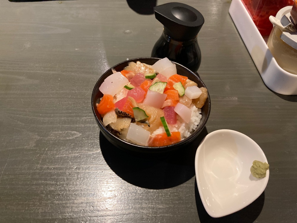 石垣島『家系ラーメン 矢吹家』のバラちらし丼